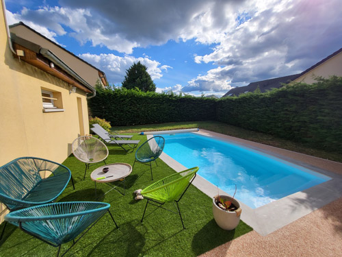 gazon synthétique plage de piscine en Meuse